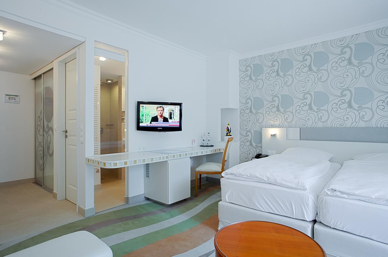 Ringhotel Strandblick Кюлунгсборн Екстер'єр фото