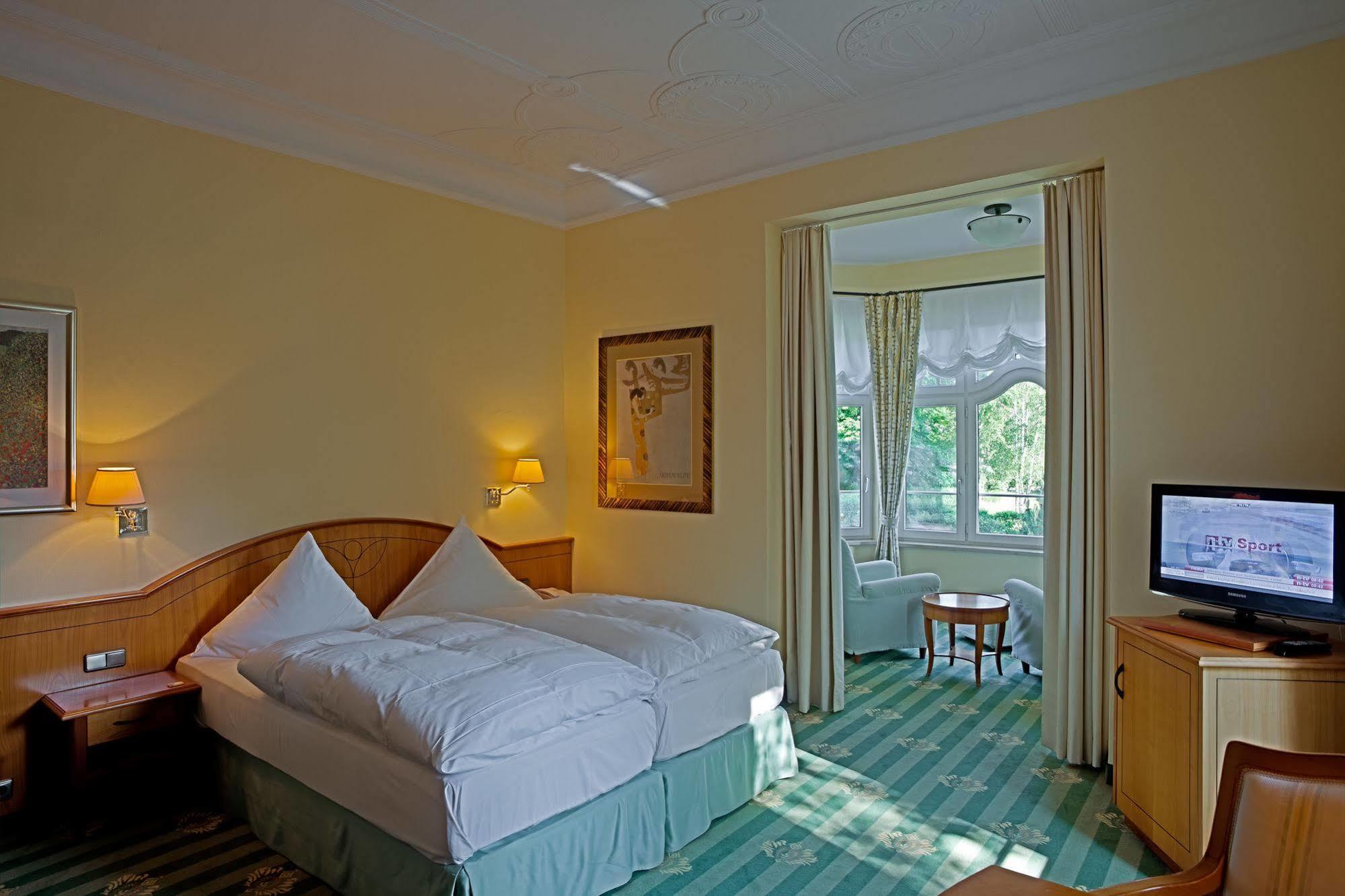 Ringhotel Strandblick Кюлунгсборн Екстер'єр фото