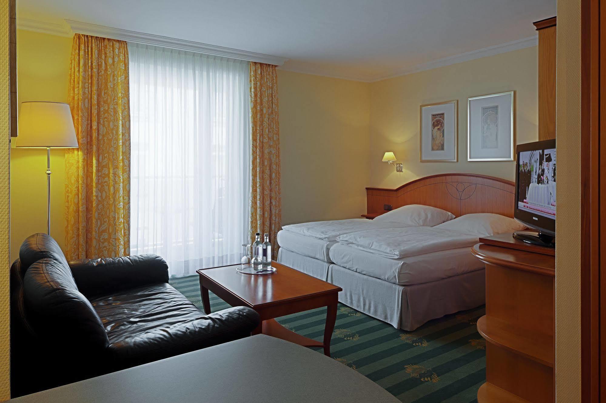 Ringhotel Strandblick Кюлунгсборн Екстер'єр фото